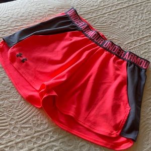 Under Armour shorts with POCKETS!